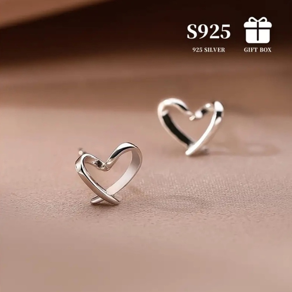 NWT Sterling Silver Open Heart Stud Earrings
